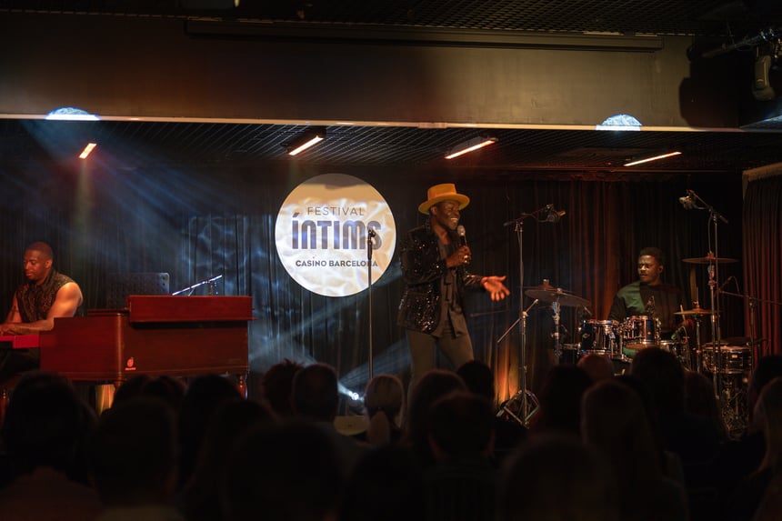 Steffen Morrison llena de energía y soul el Festival Íntims